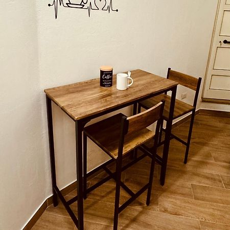 Anna'S Guest House Лече Екстериор снимка